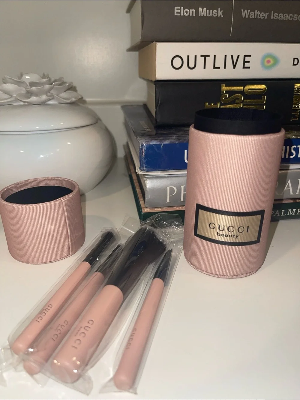 Gucci Beauty Mini Travel Makeup Brush Set Pink Cylindrical Case -GWP